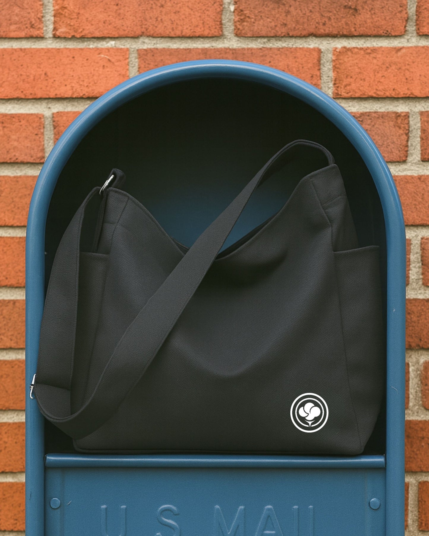 Missy x Gossy Messenger Tote